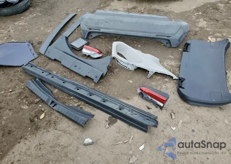 2021 Toyota Rav4 Xle z USA, uszkodzony, nr VIN 2T3P1RFV4MW201940